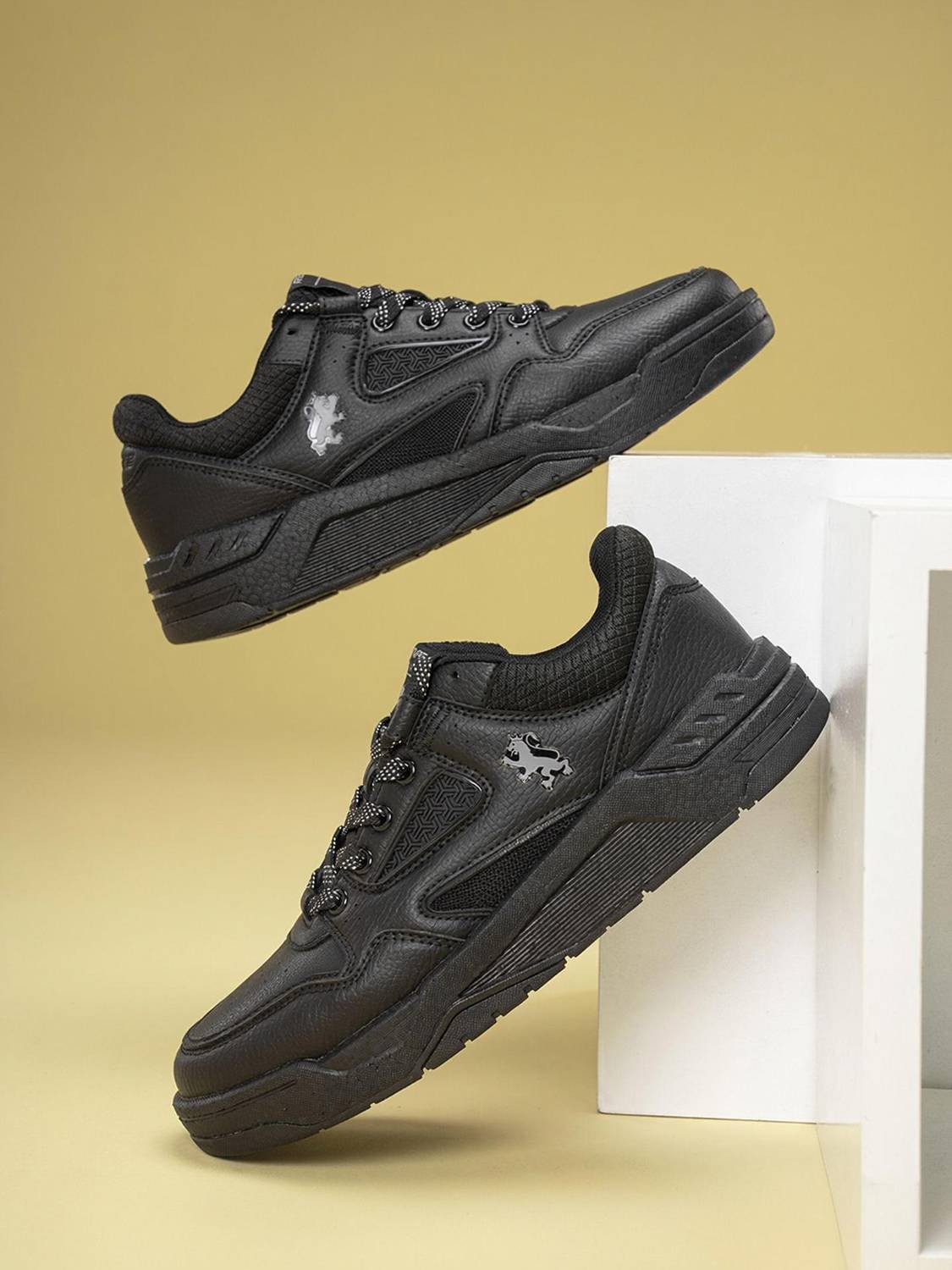 RED TAPE Men Black Chunky Sneakers