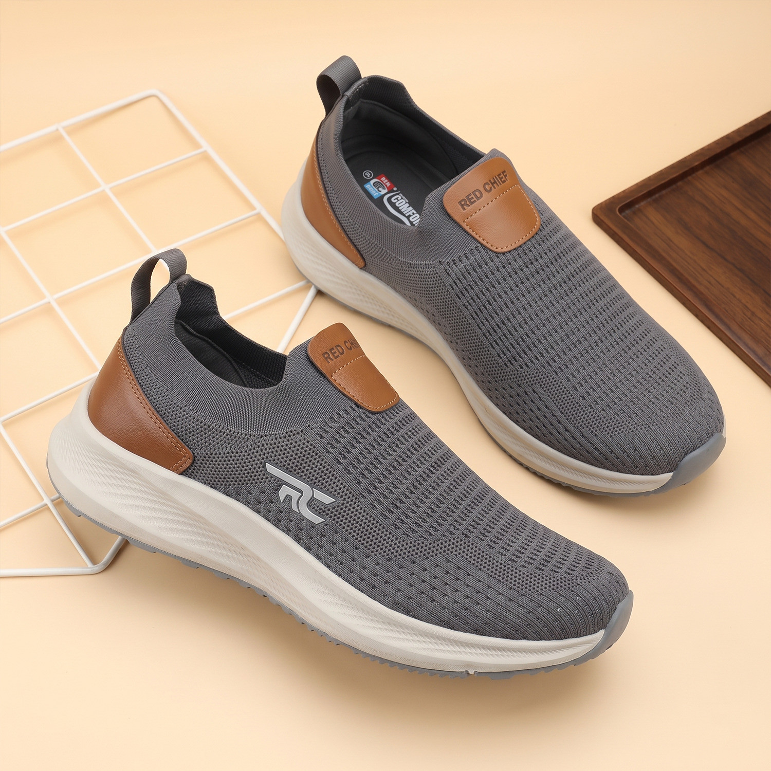 Image of RED CHIEF Slip-on Walking Shoes For Men