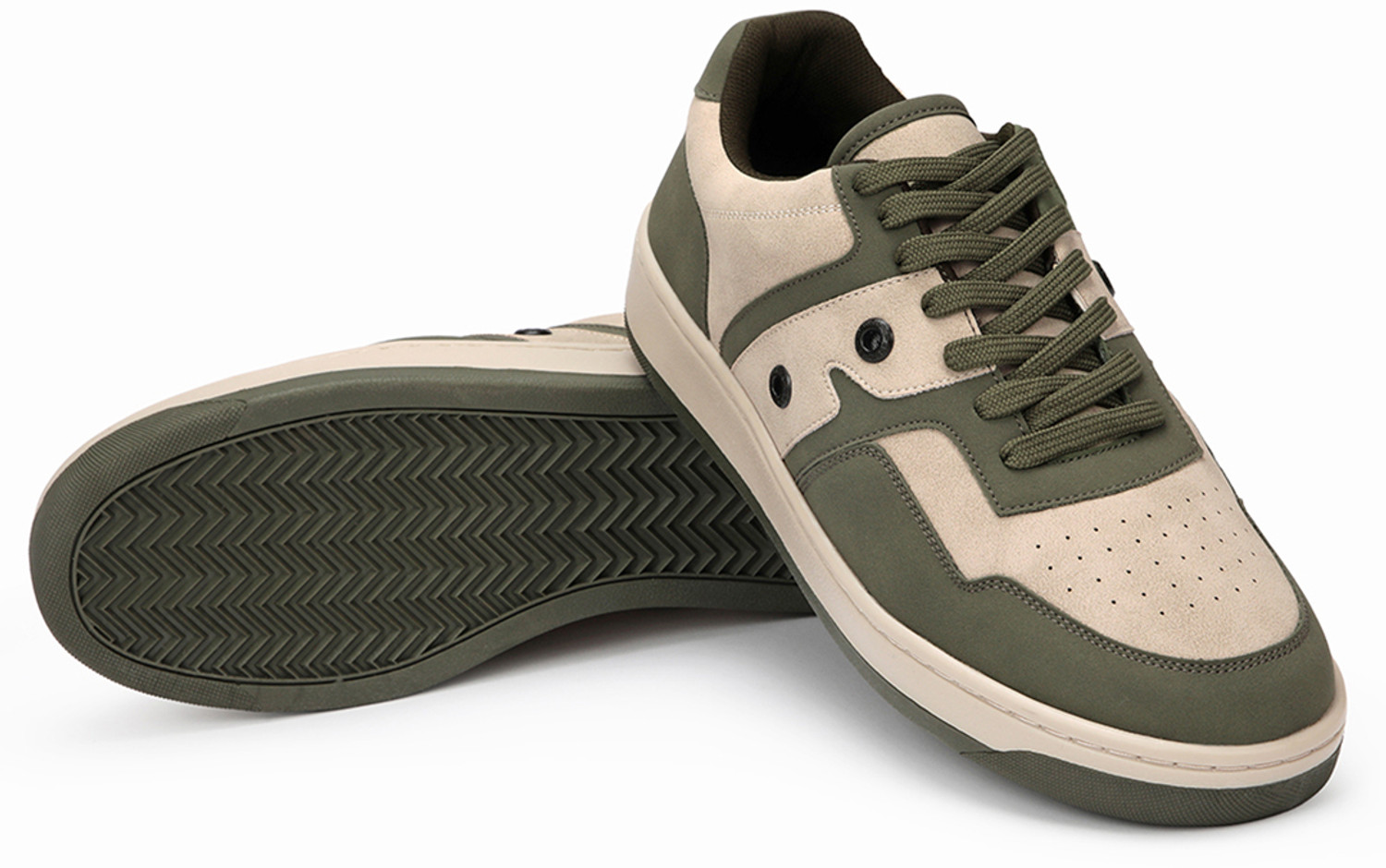 Image of BEWAKOOF RetroMix Groove Color Block Low Top Sneakers For Men