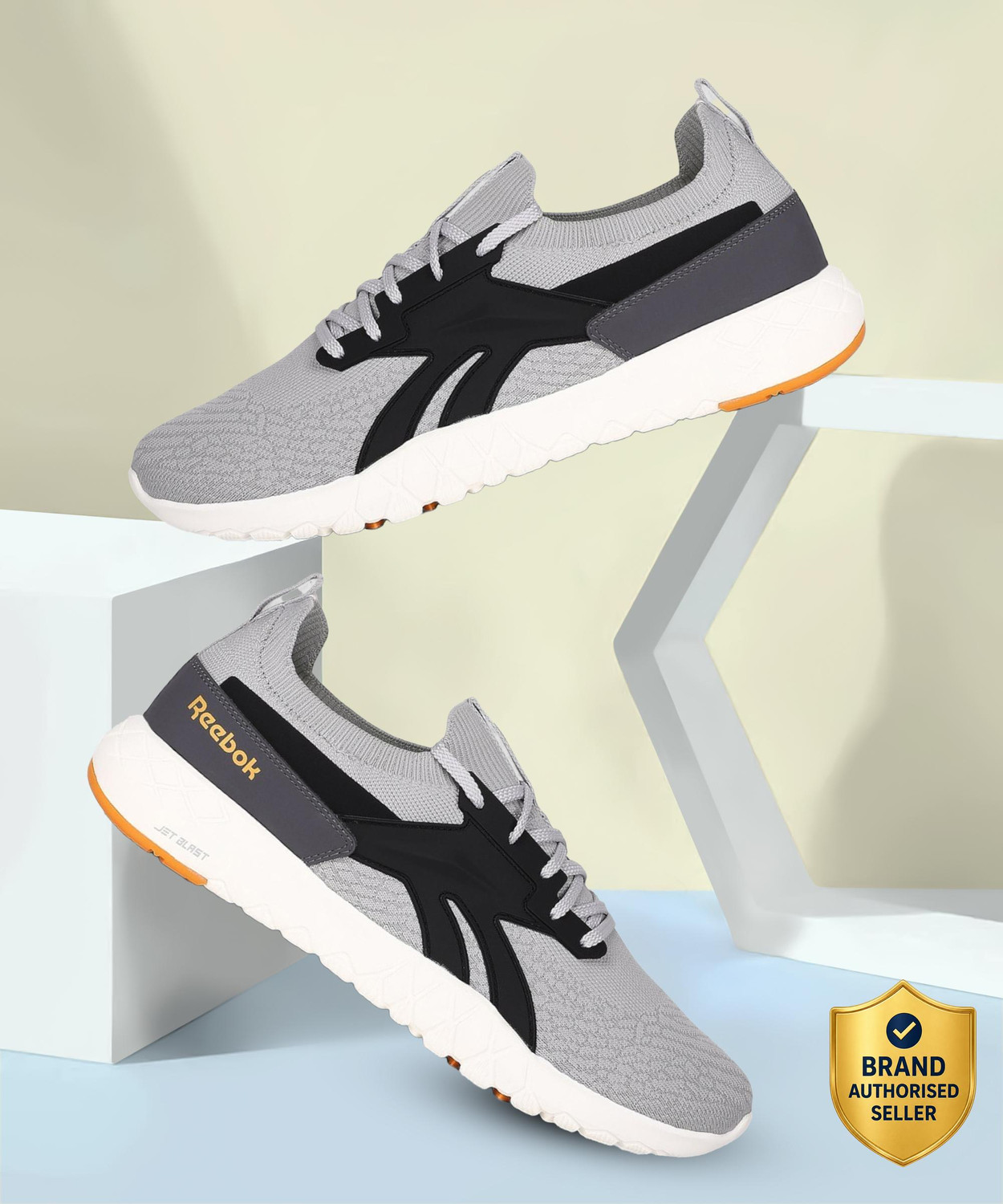 Image of REEBOK TRAINERS YARD M Running Shoes For Men