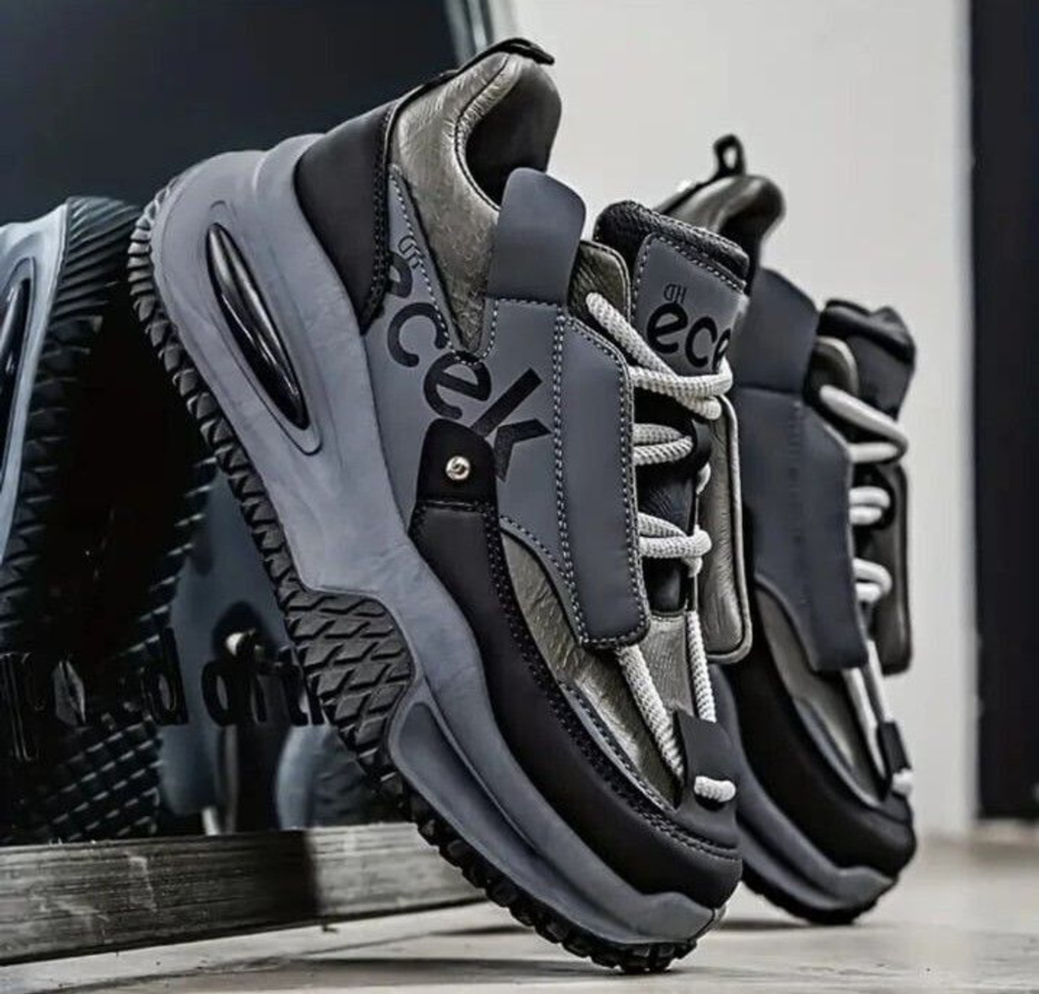 Image of HIDENCE AFC 3010 BK 9 Sneakers For Men