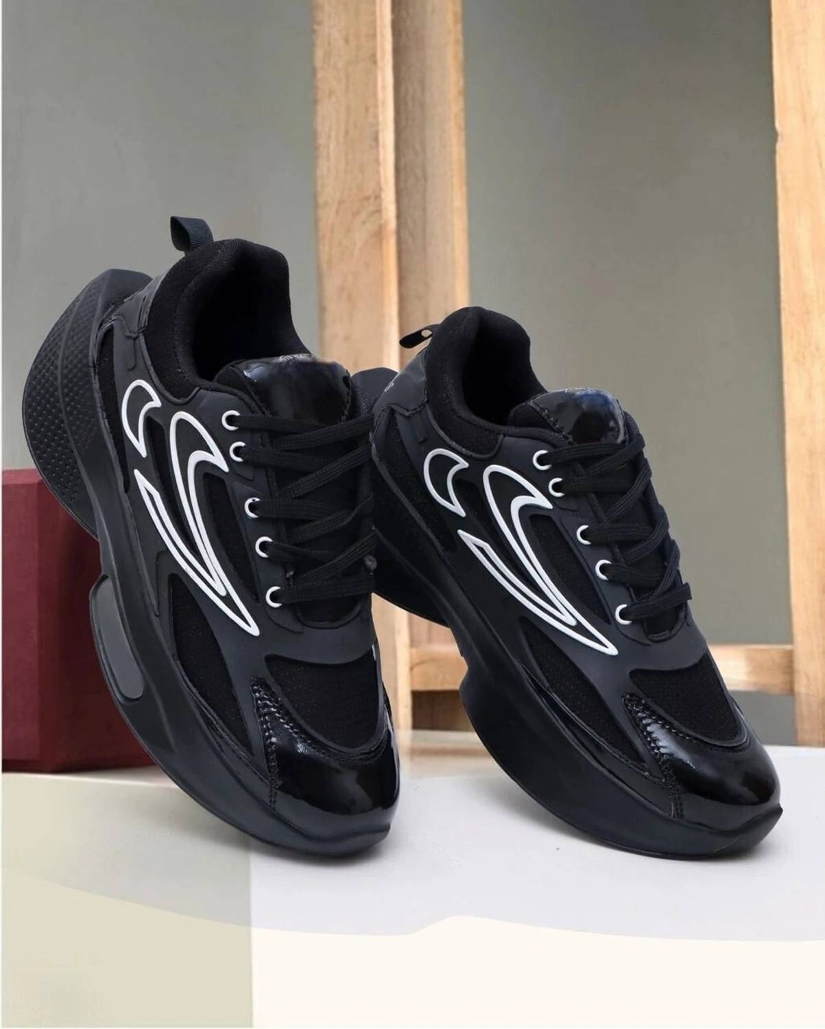 CRAETA Men's Black Sneakers - Image 1