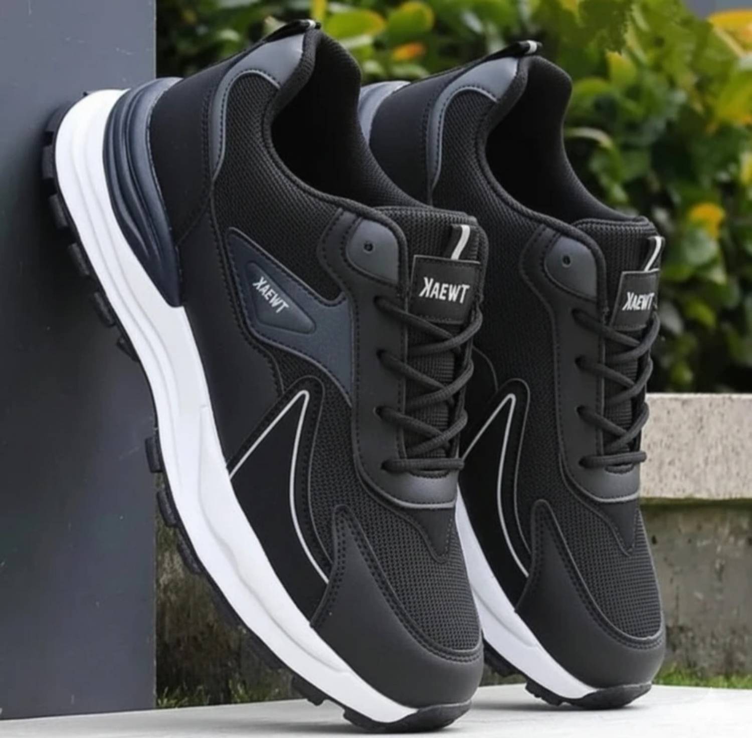 METIOR Stytlish Black Men's Sports Shoes - Image 1