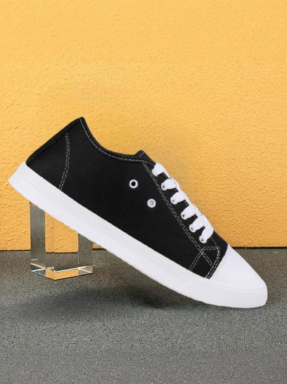 JOOTIYAPA PREMIUM TRENDY CANVAS SHOES Black - Image 1