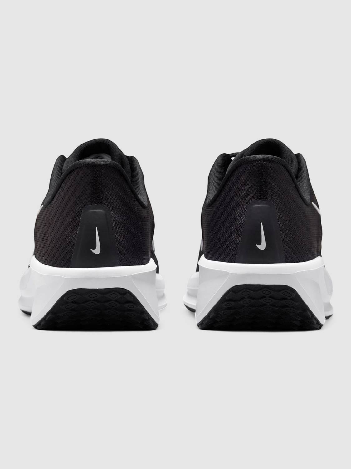 Nike Quest 6 Men's Black Running Shoes - Image 2