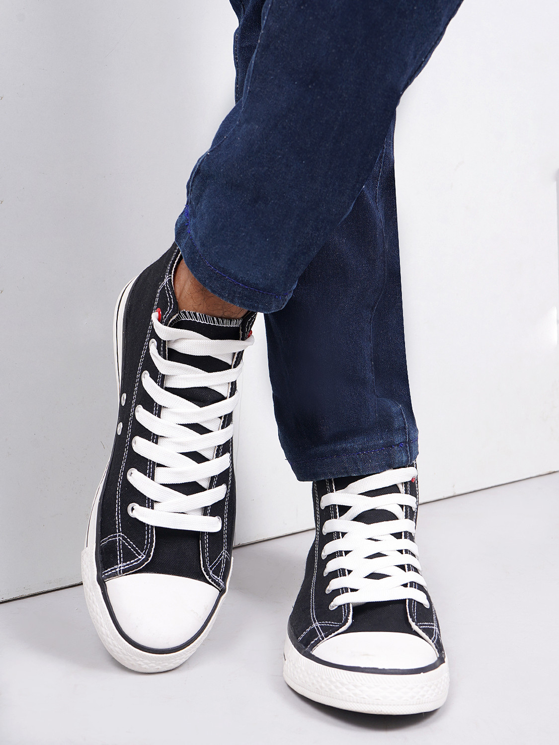 Image of Roadster Sneakers For Men