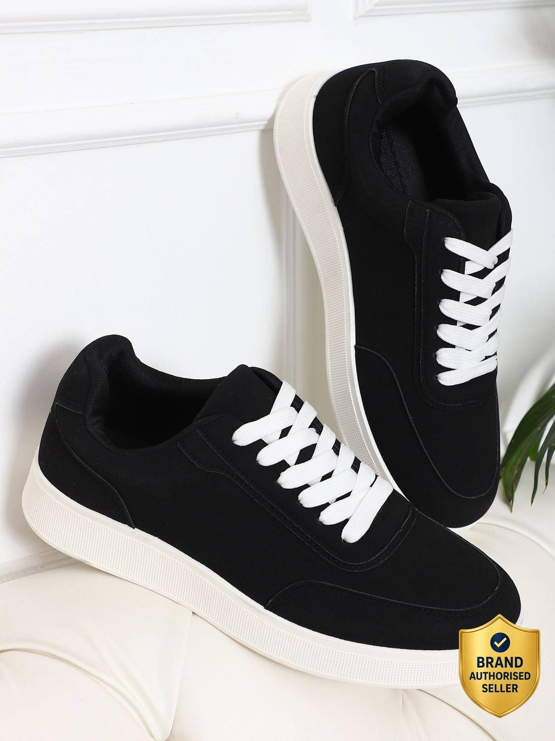 GOLDSTAR ARC Men Black Sneakers - Image 1