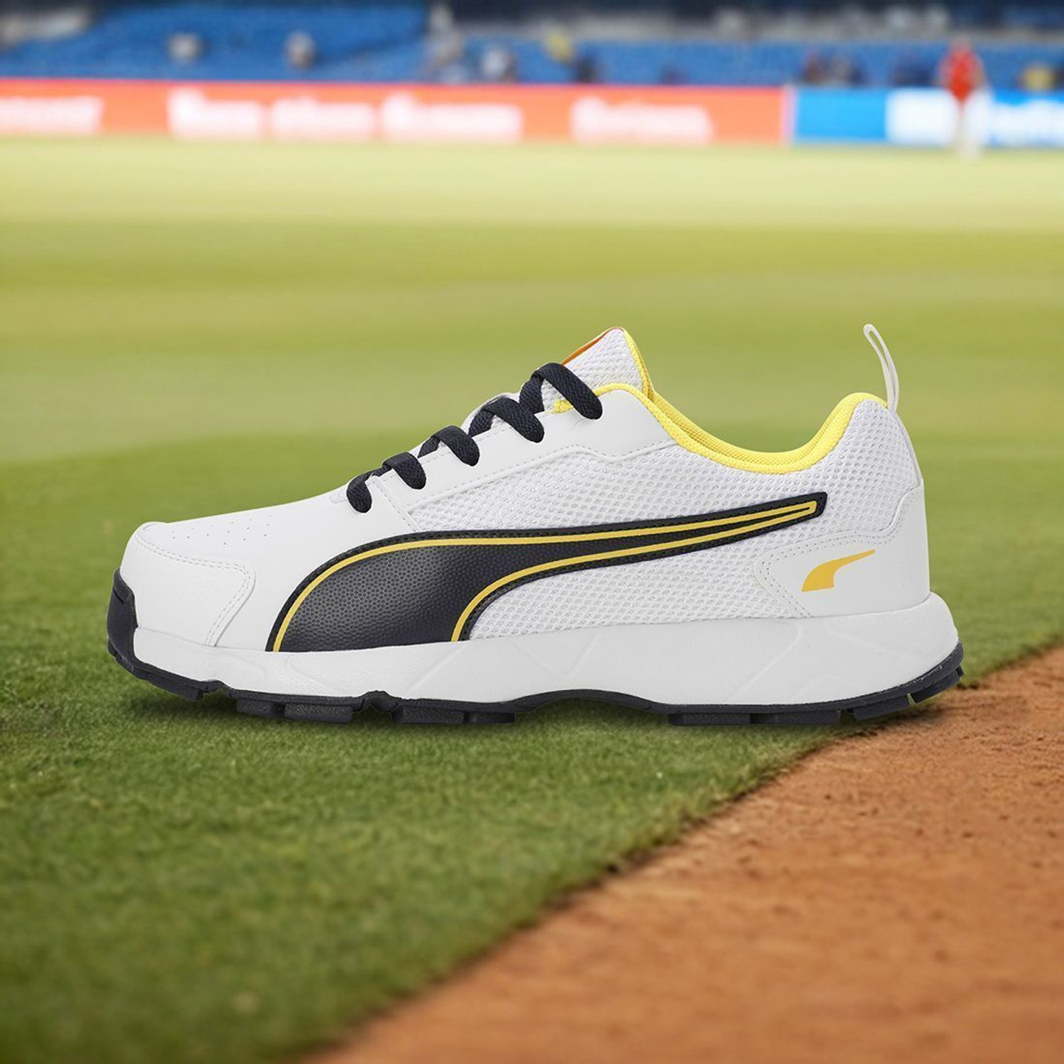 Image of PUMA Cricket HighRun Cricket Shoes For Men