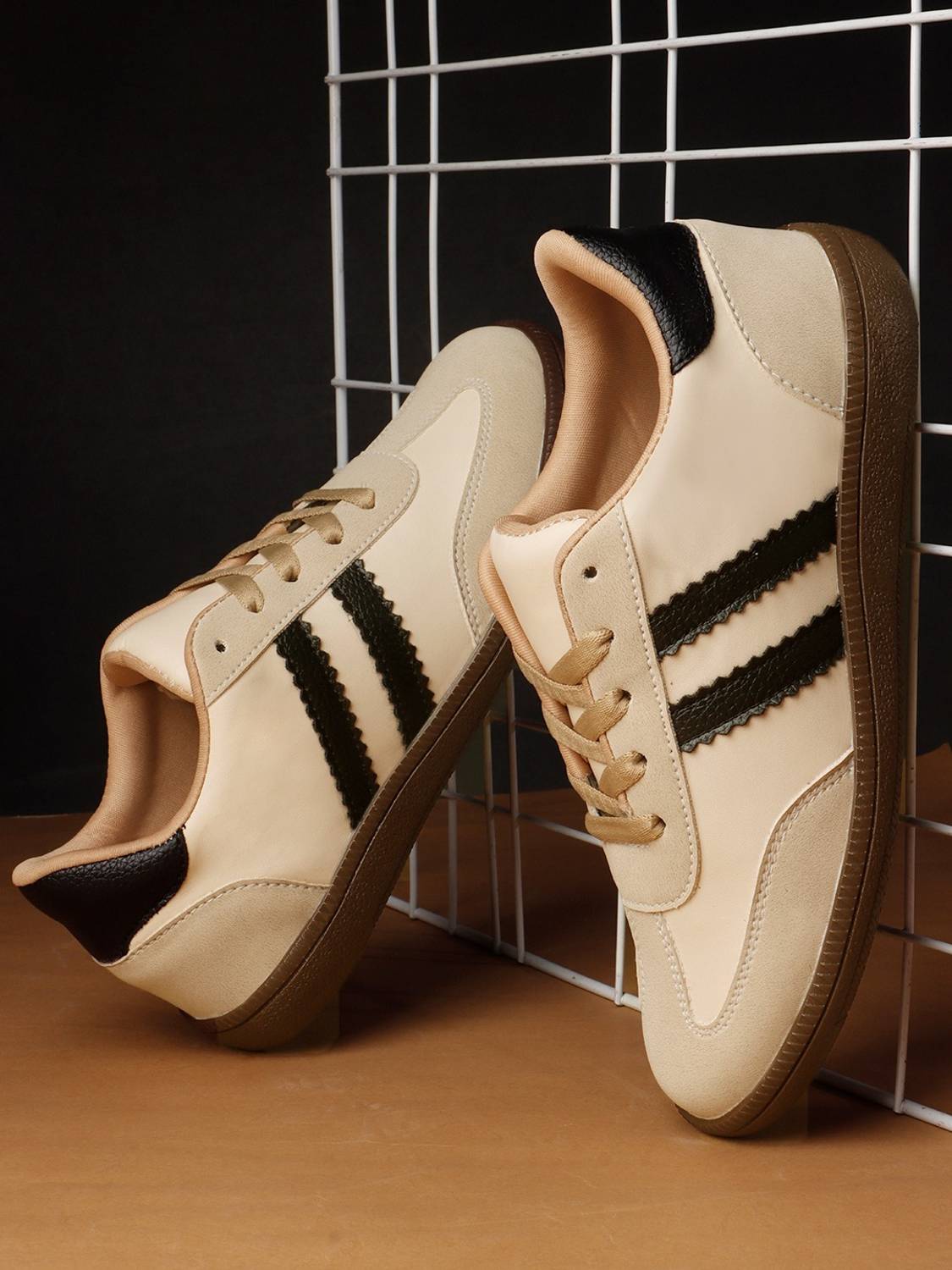 Antox Colorblocked Lace-Up Casual Sneakers Sneakers For Women