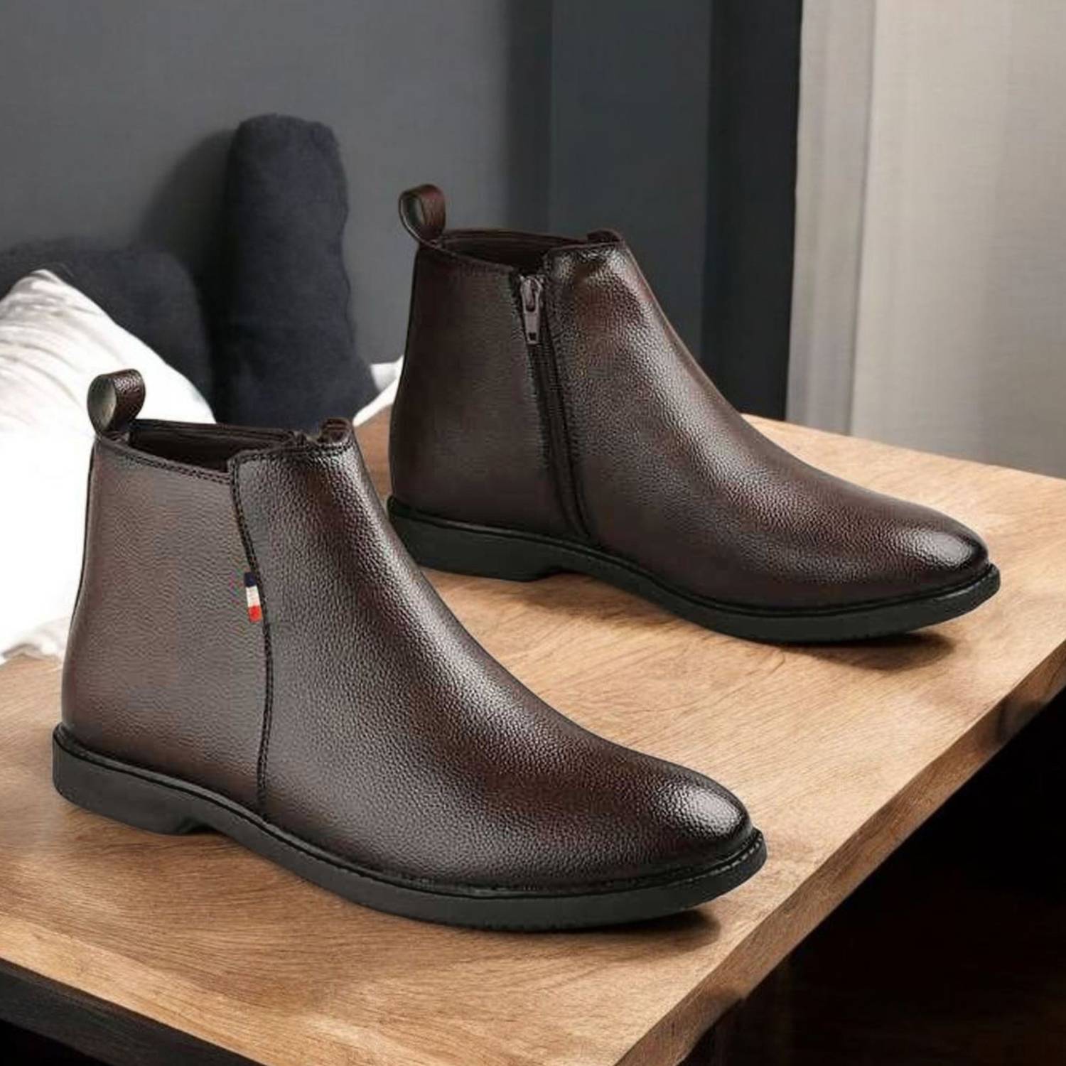 Layasa Men's Brown Chelsea Boots - Image 1