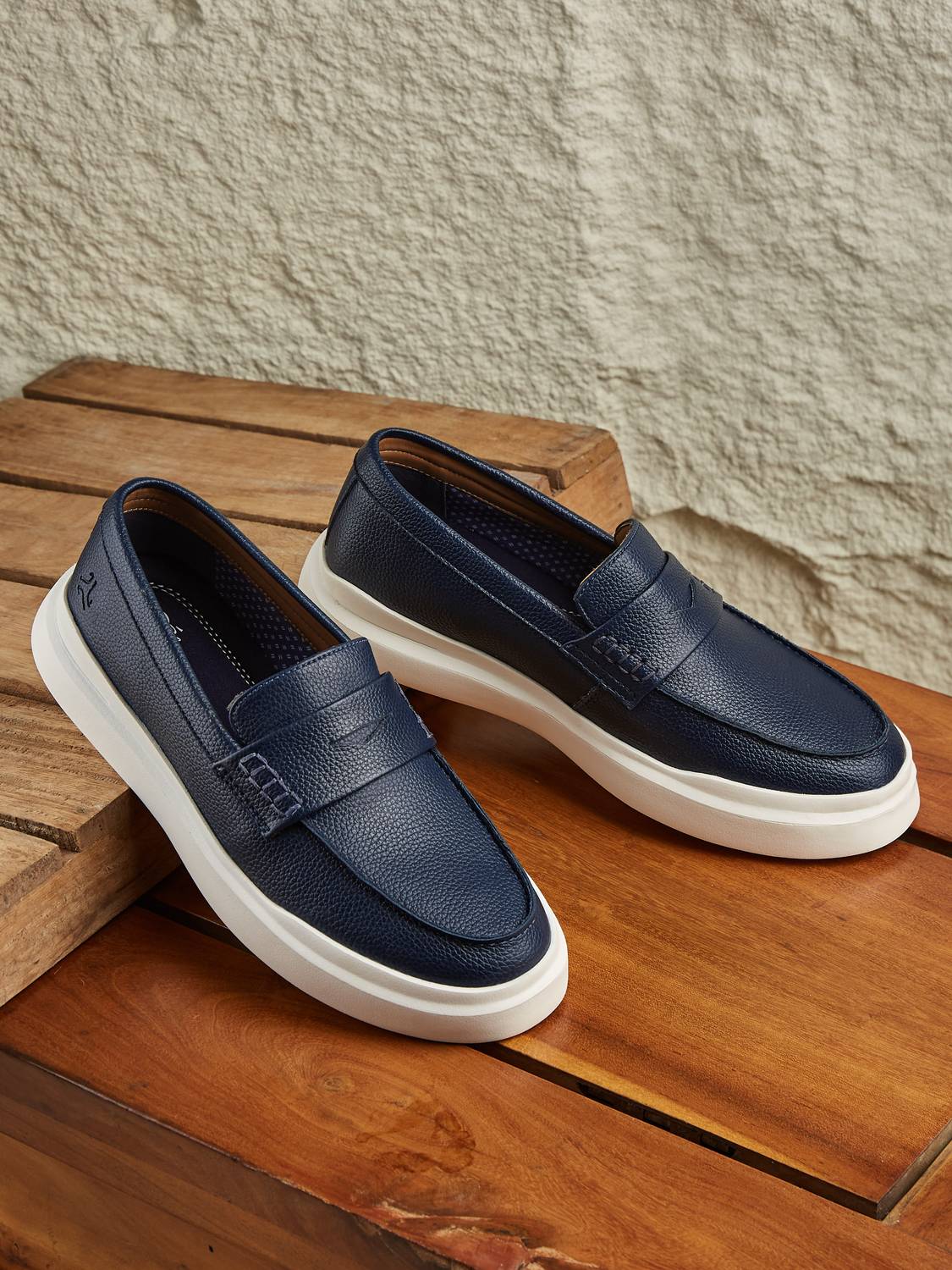 CAMPUS ELAN-02 Men Blue Loafers - Image 1