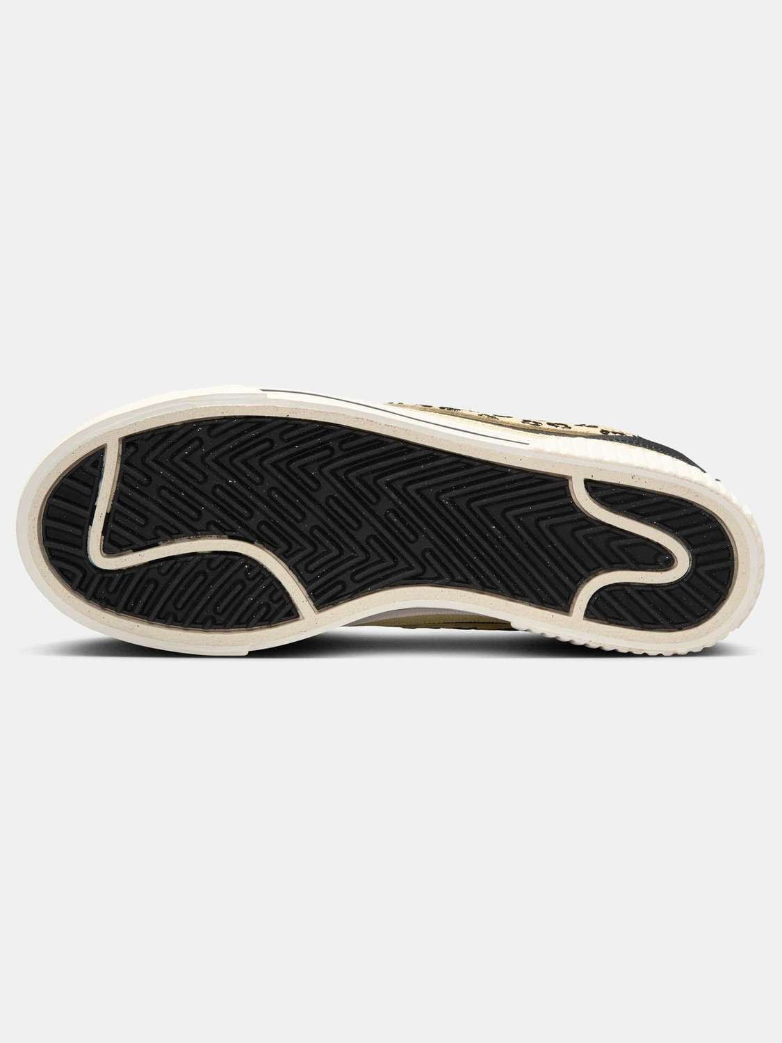 Image of NIKE WMNS COURT LEGACY LIFT GFX Sneakers For Women