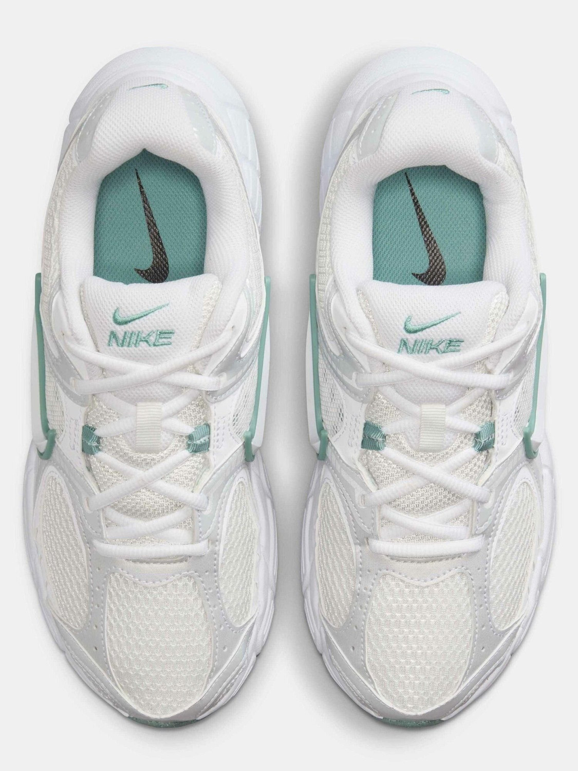Image of NIKE W NIKE V5 RNR Sneakers For Women