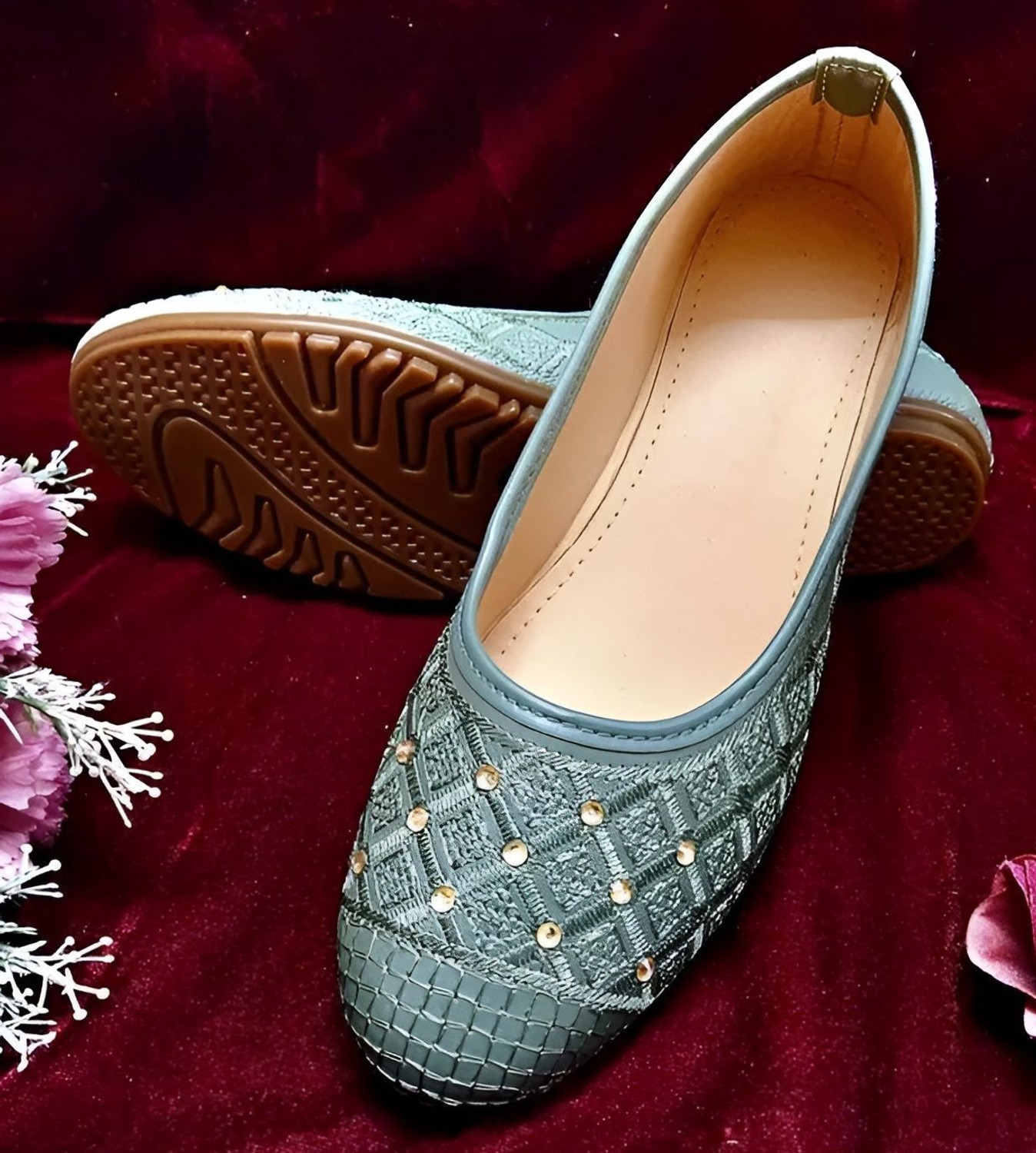 Image of Trendy Feet Women Embroidered Jutti with Rhinestones Embellishments Jutis For Women