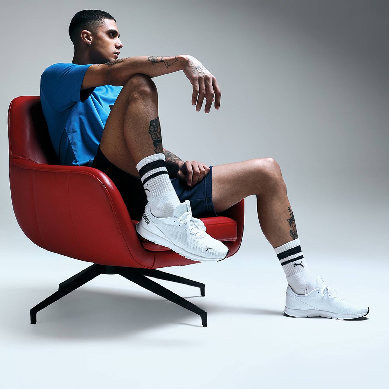 PUMA Hustle V2 White Sneakers For Men - Image 4