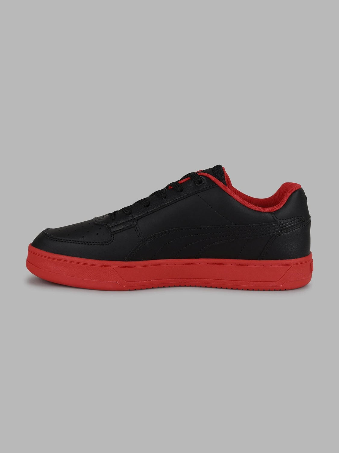 Image of PUMA F1 Caven 2.0 IN Sneakers For Men