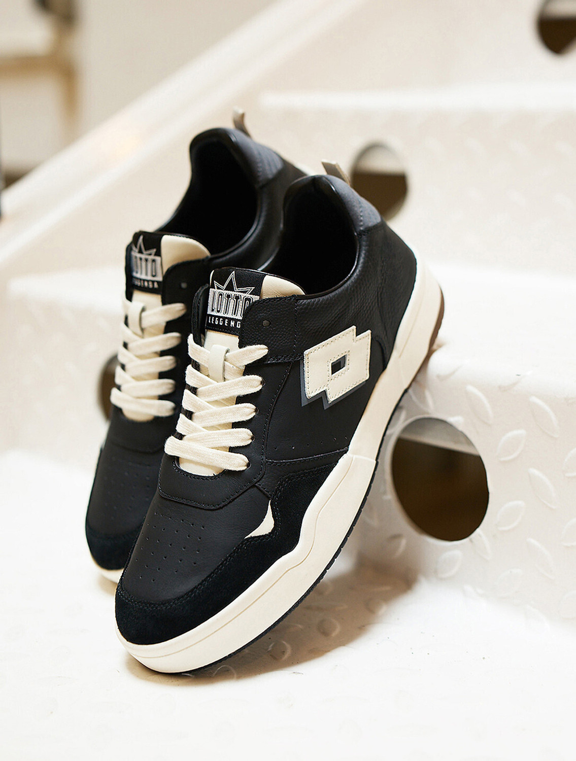 Image of LOTTO Hoop Star OG Sneakers For Men