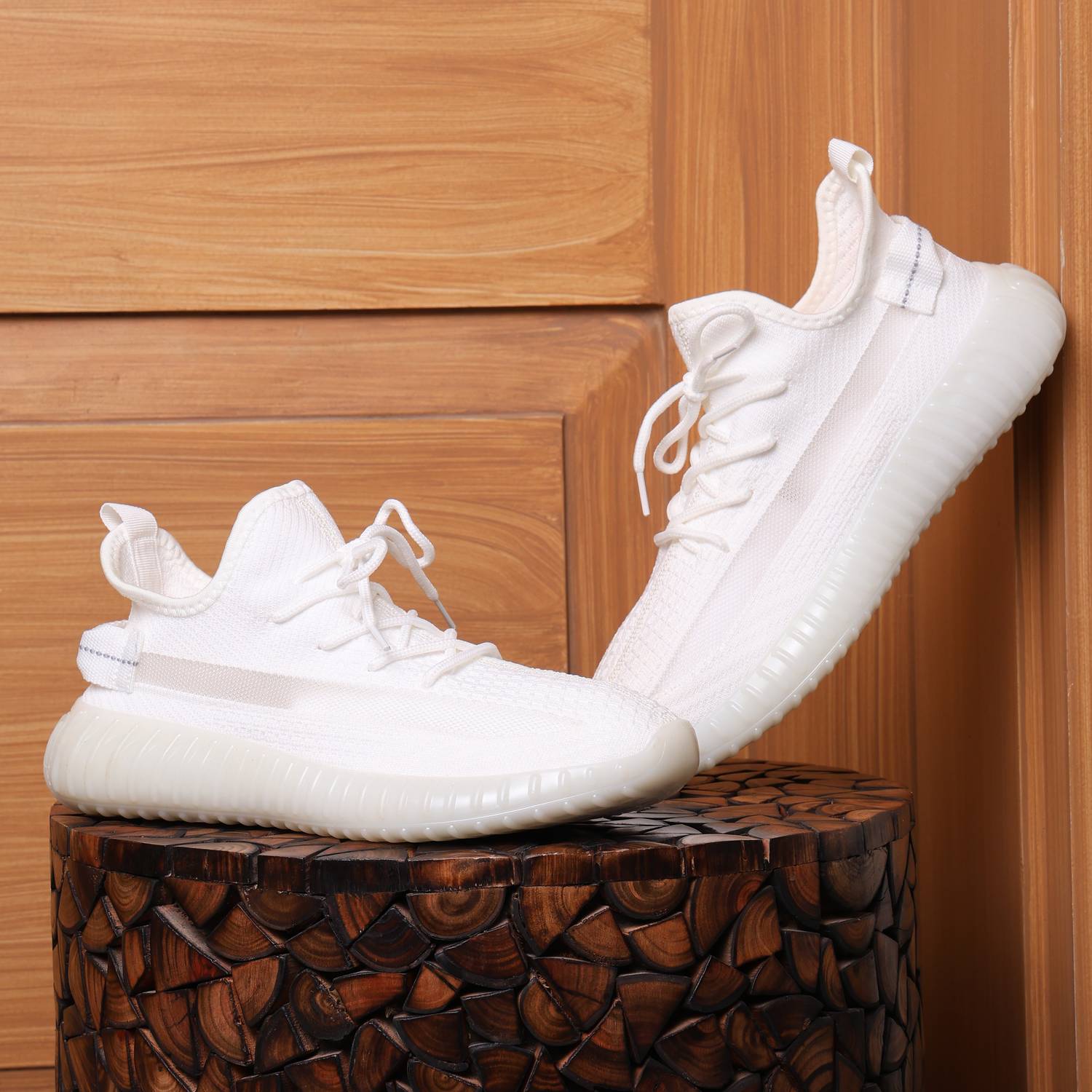 Sewayx Premium White Sneakers Size 5 - Image 3