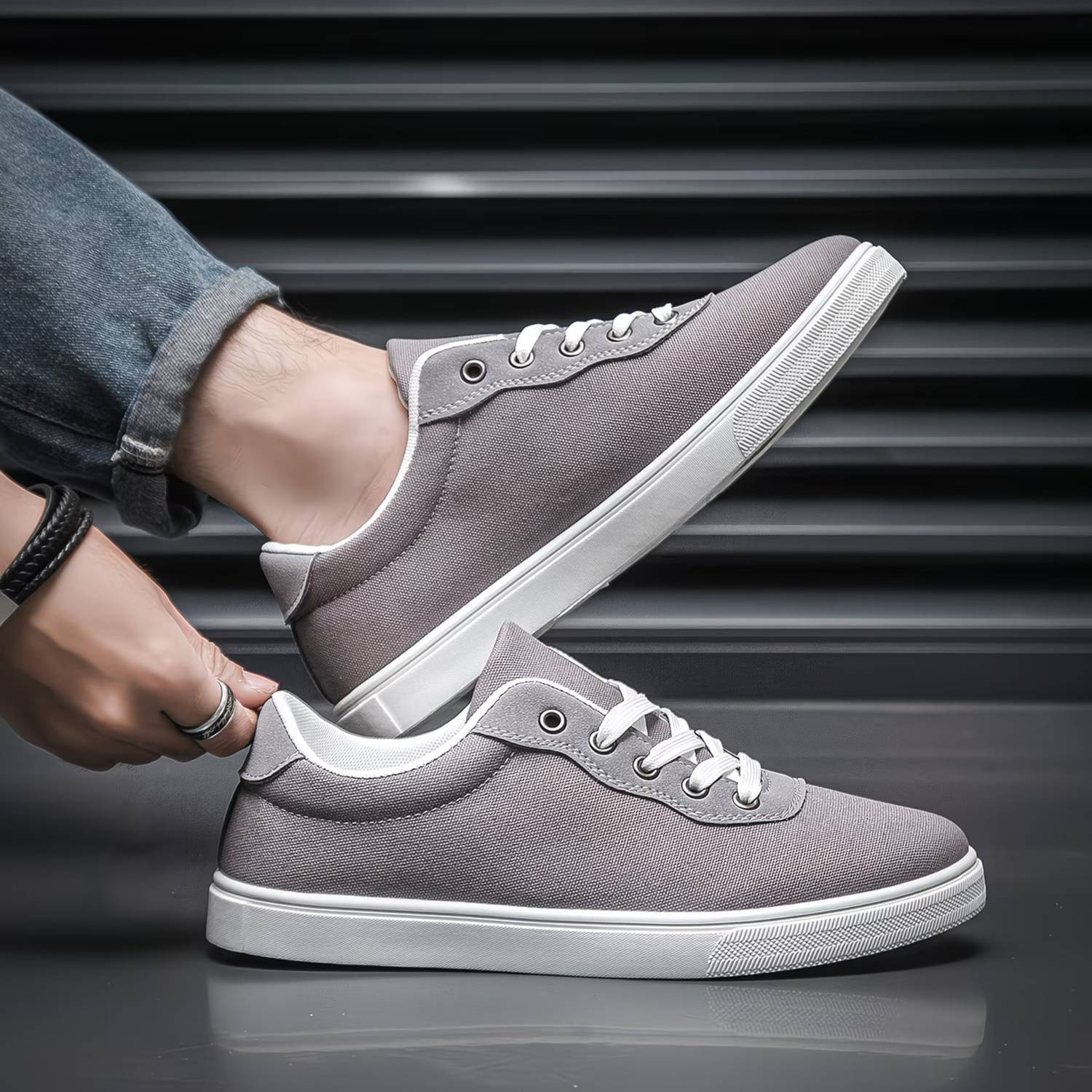 ROASTER Men's Lightweight Canvas Sneakers - Image 2