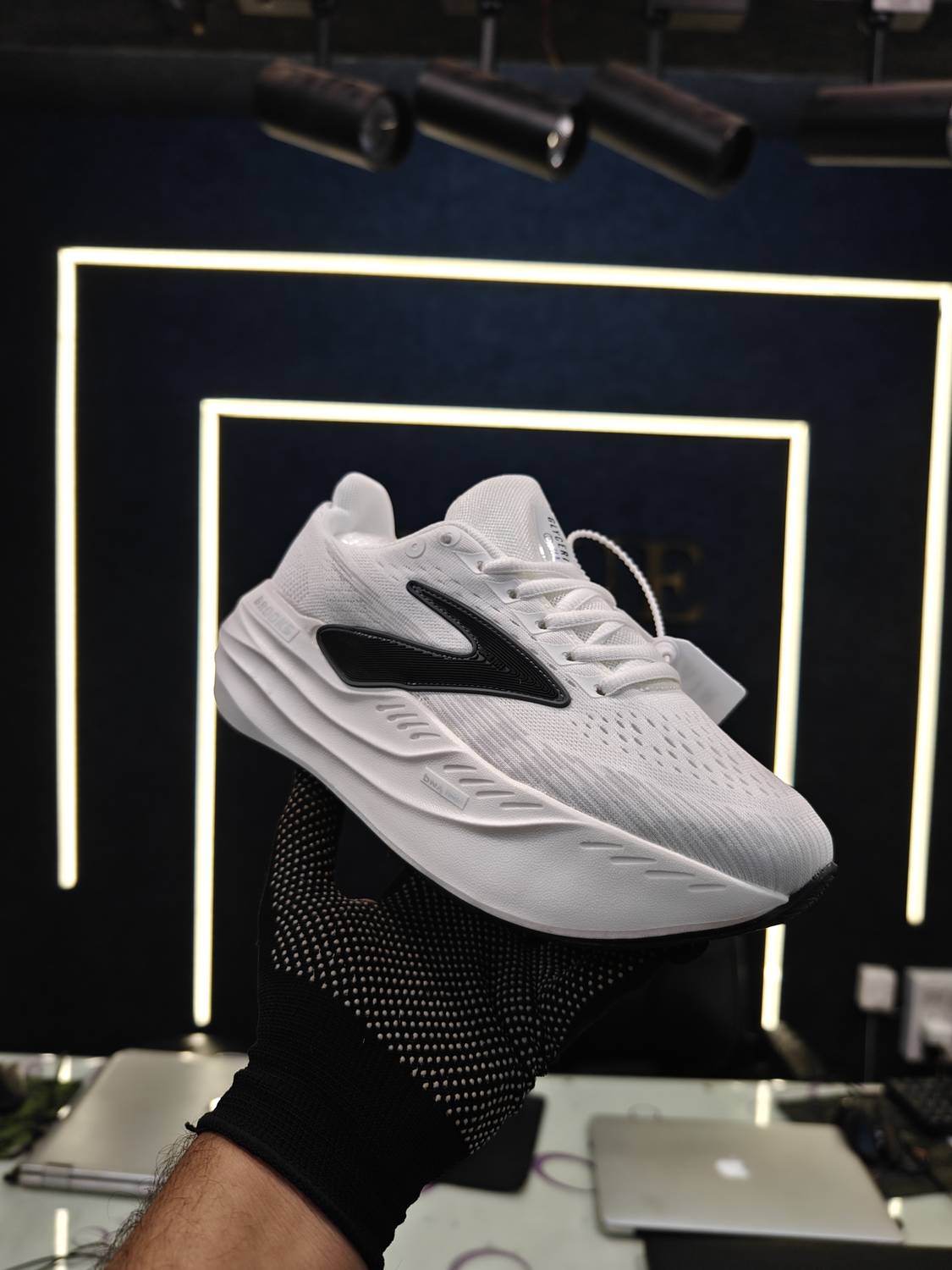 ZB RK-403 IMP Premium Gym Sneakers For Men - Image 3