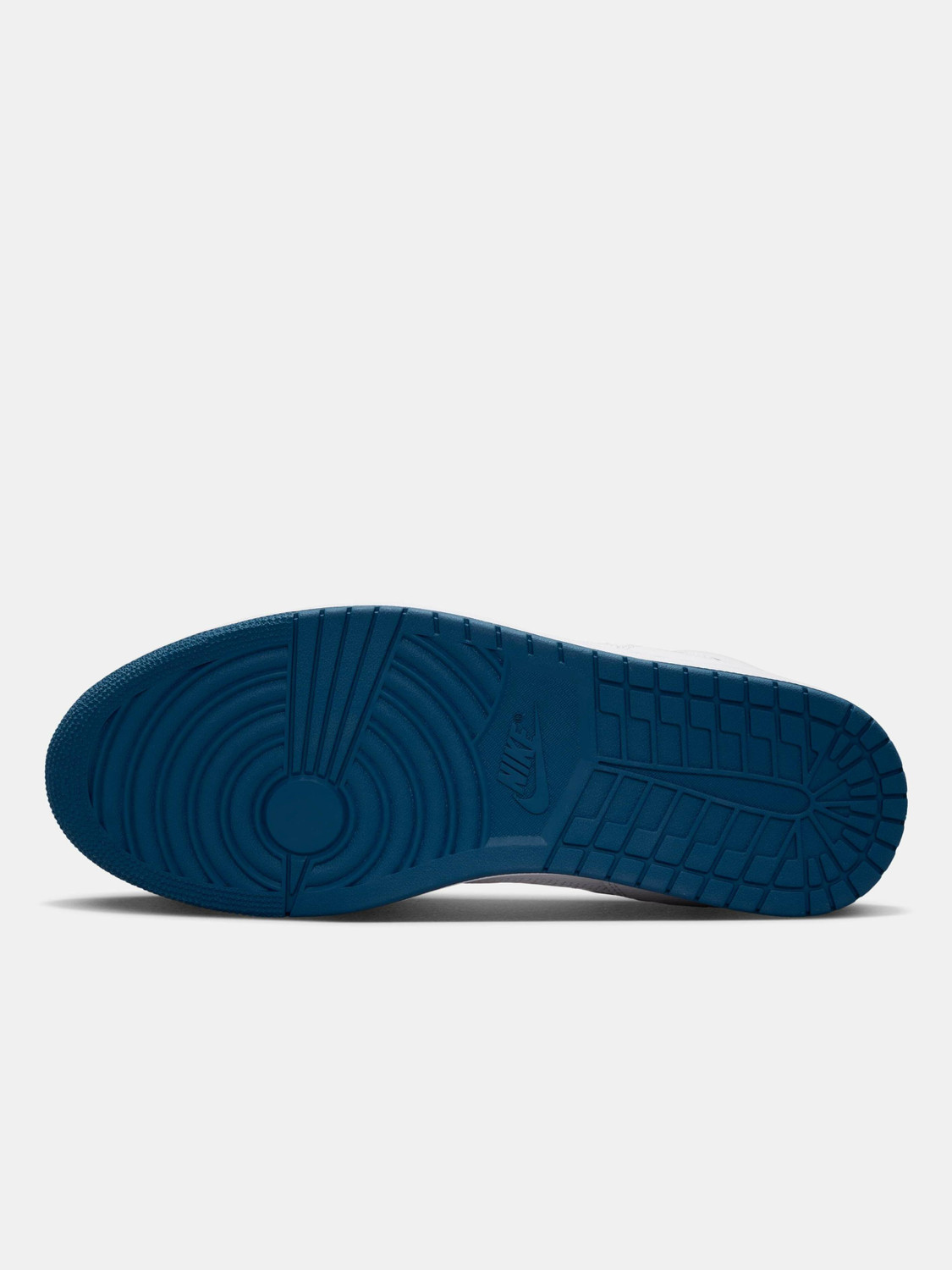 Image of NIKE Jordan Court Connect Mid Sneakers For Men