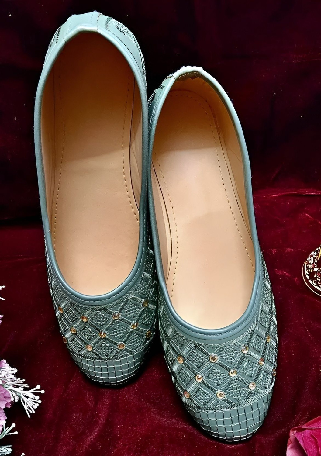 Image of Trendy Feet Women Embroidered Jutti with Rhinestones Embellishments Jutis For Women
