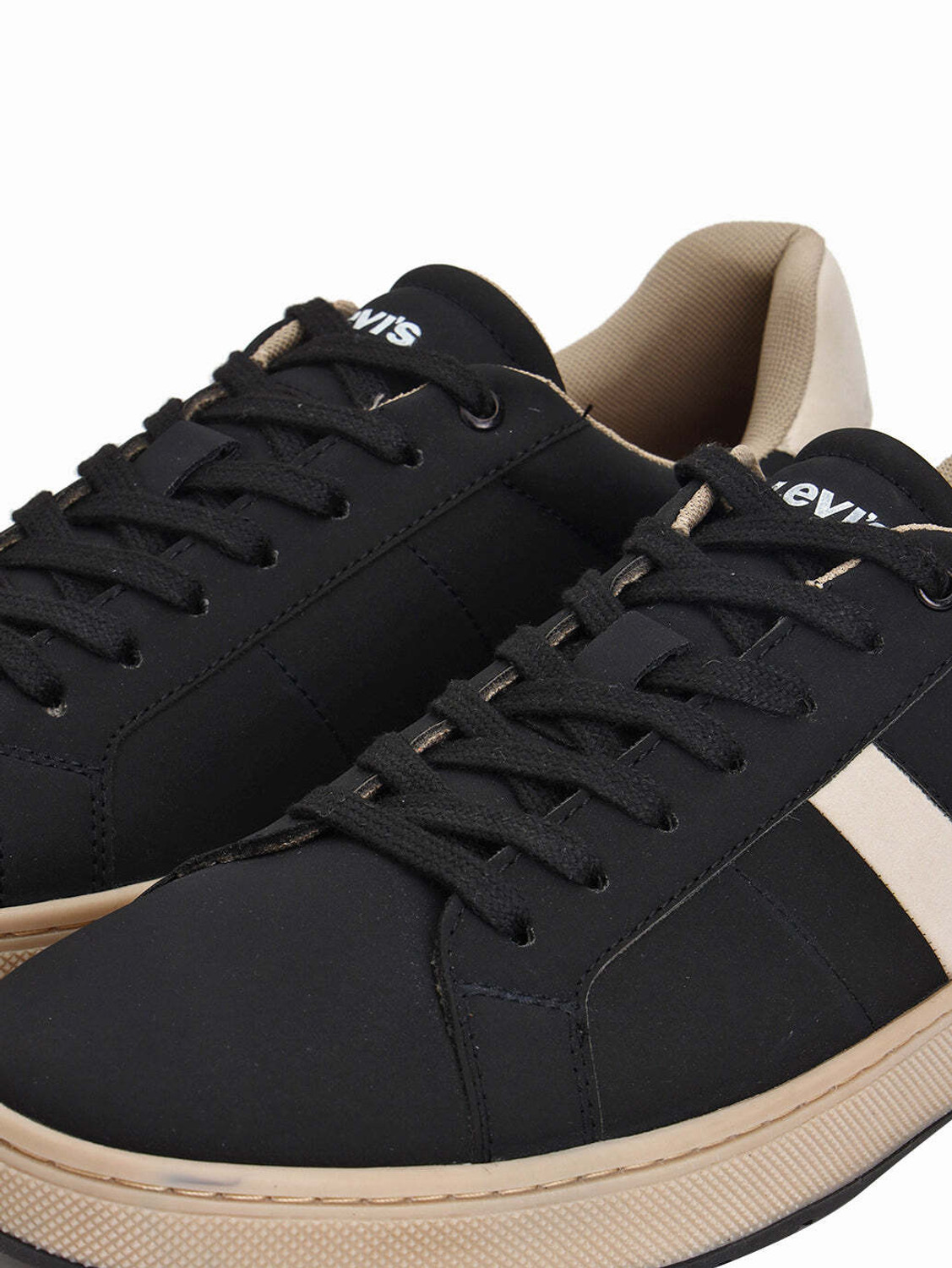 Image of LEVI'S Men's Black Colorblock Sneakers Sneakers For Men