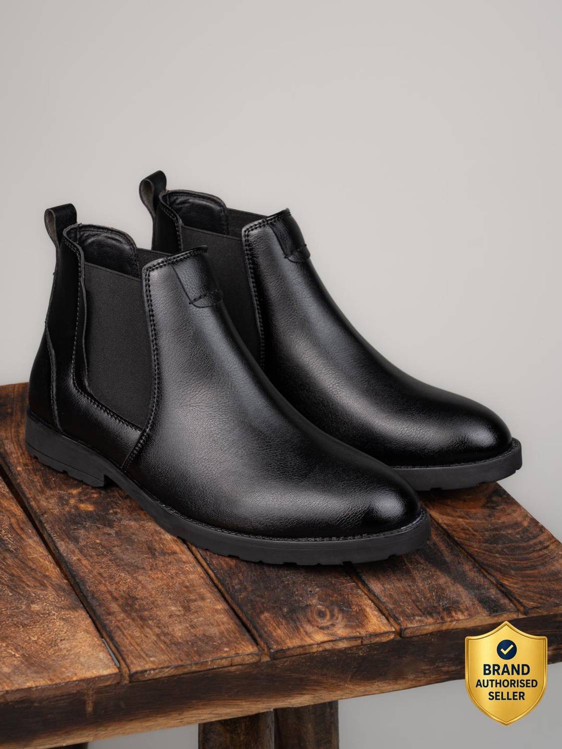 Roadster Men Black Chelsea Boots - Image 1