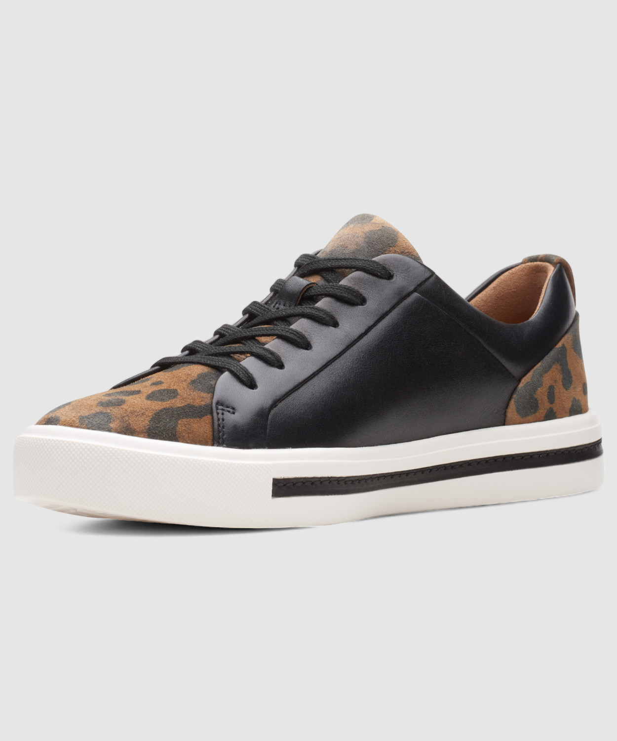 Image of CLARKS Un Maui Lace Black Combi Outdoors For Women (Black, 4)
