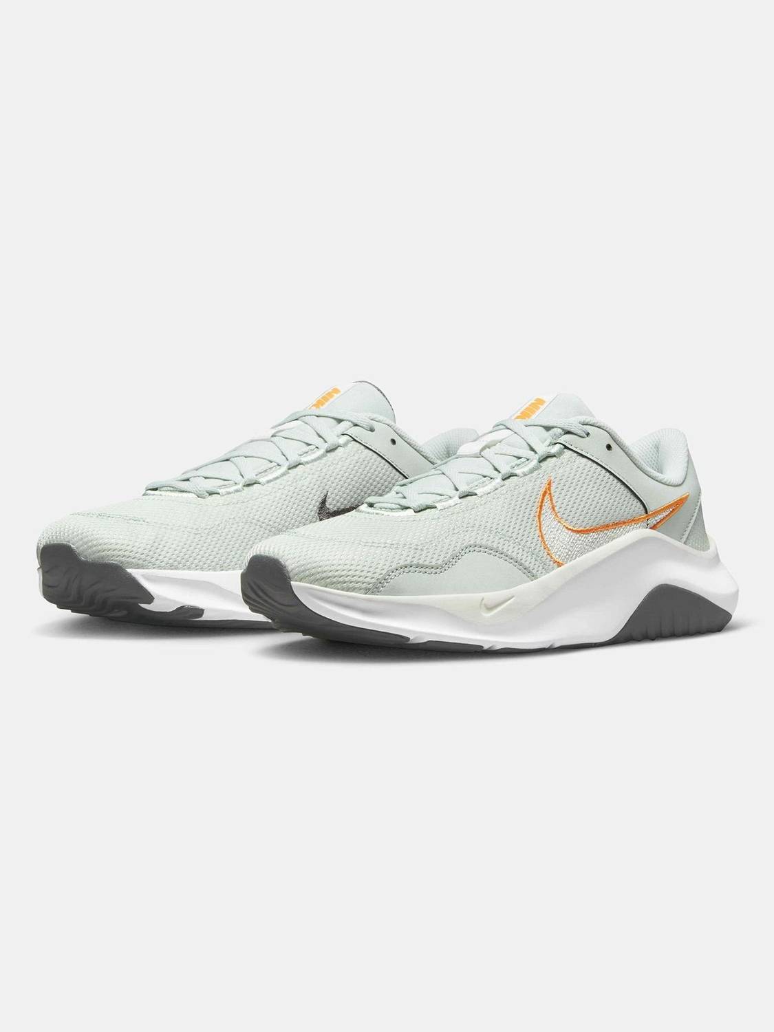 おぬし NIKE Legend Essential 3 Next Nature Training & Gym Shoes For Men