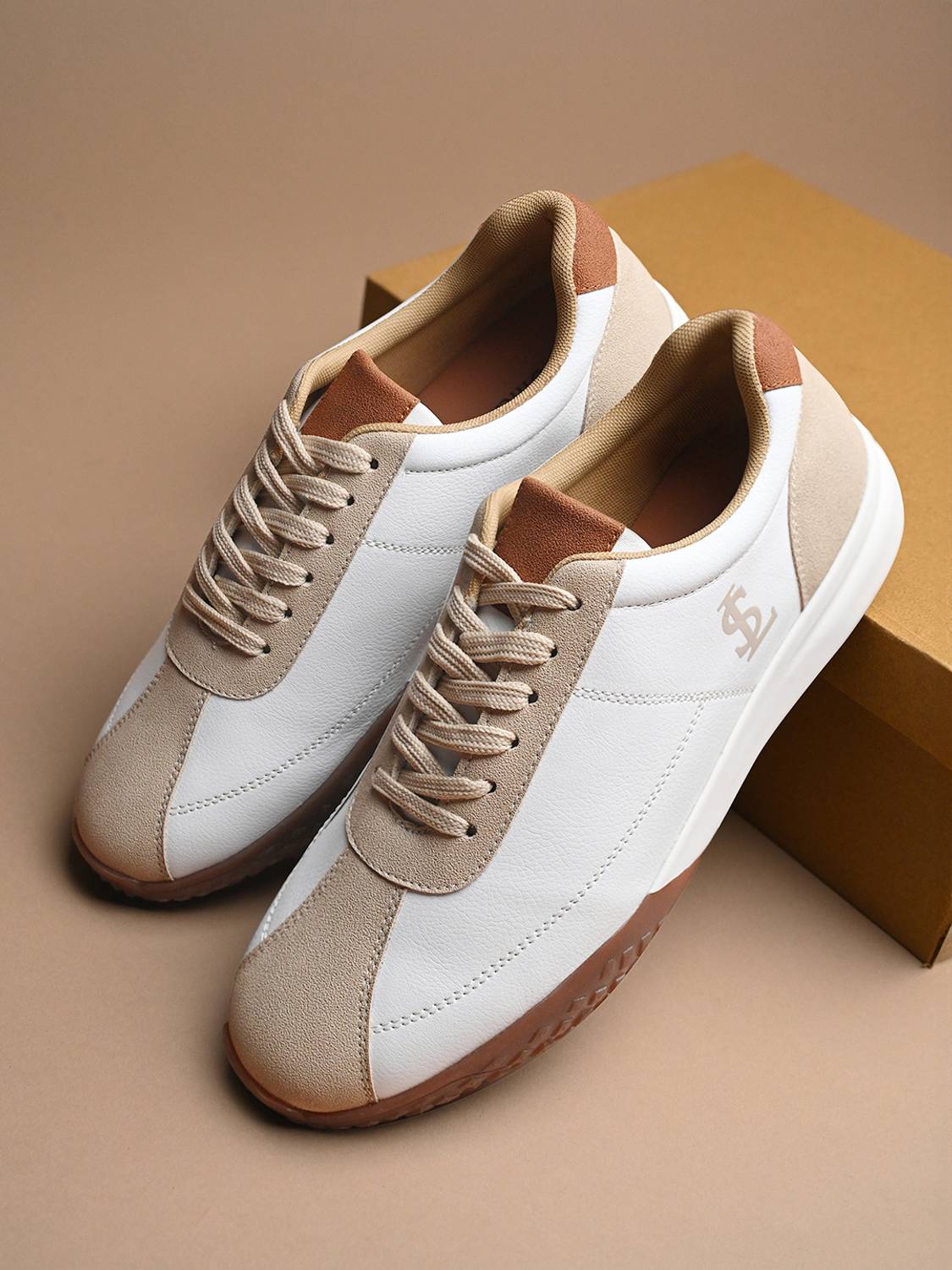 Louis Stitch Men's White Beige Sneaker, UK-7 - Image 2