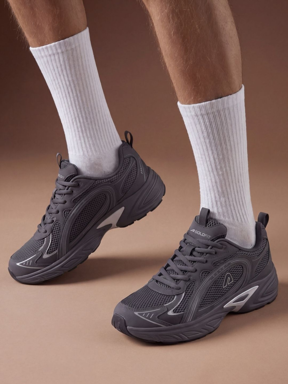 Image of BOLDFIT Klassics Chunky Retro-Inspired Mesh Sneakers Sneakers For Men