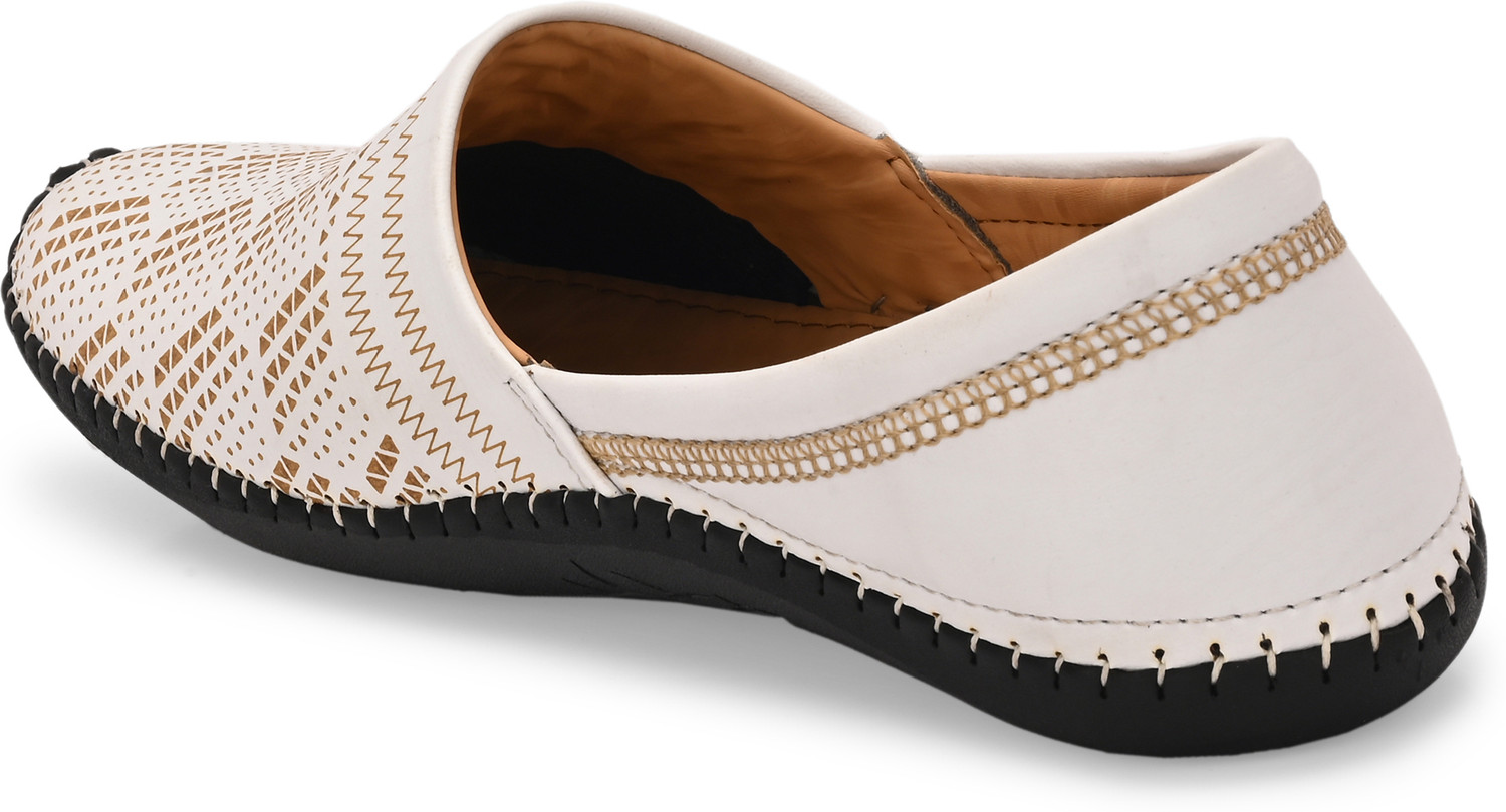 Image of Vellinto Vellitno OSIAN Cool Rajasthani Jutis For Men Mojaris For Men Nagra For Men Party Wear For Men