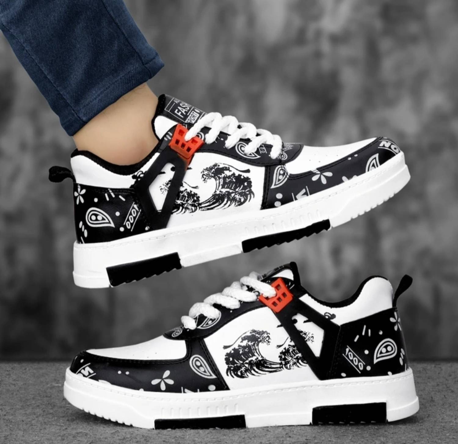 Duckeyes Boys Black Lace Sneakers - Image 2
