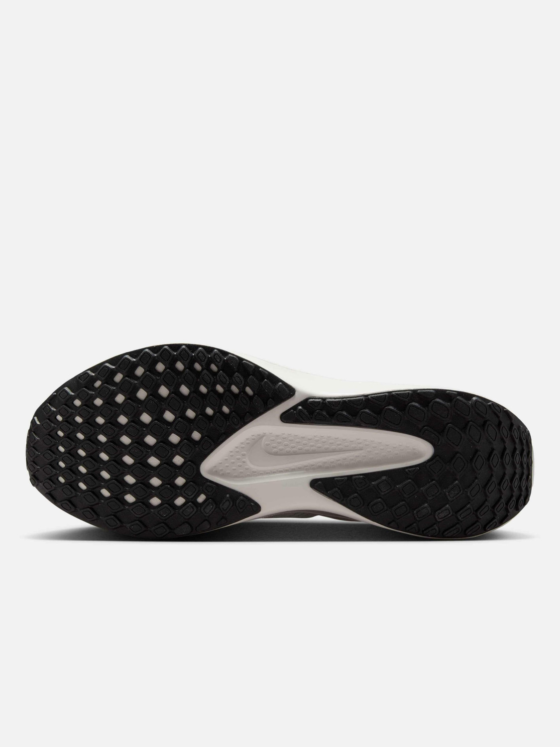 Image of NIKE Quest 6 Running Shoes For Men