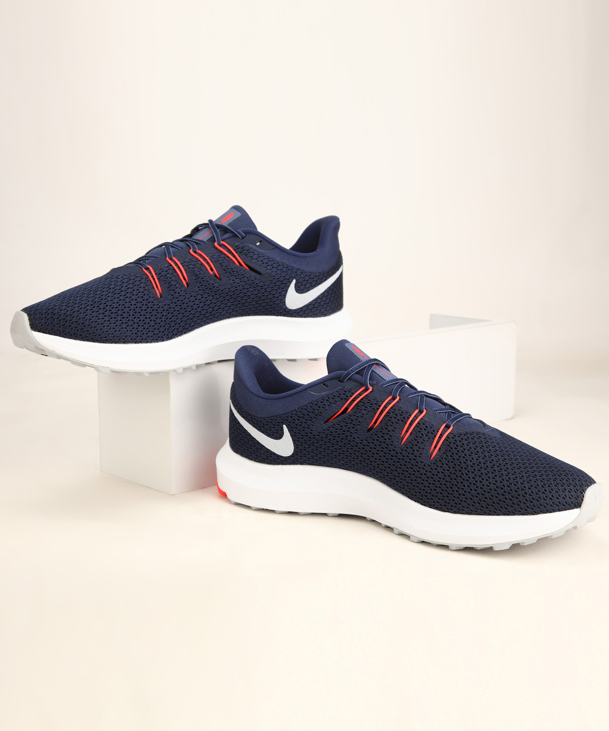 nike quest 2 men's running shoes stores
