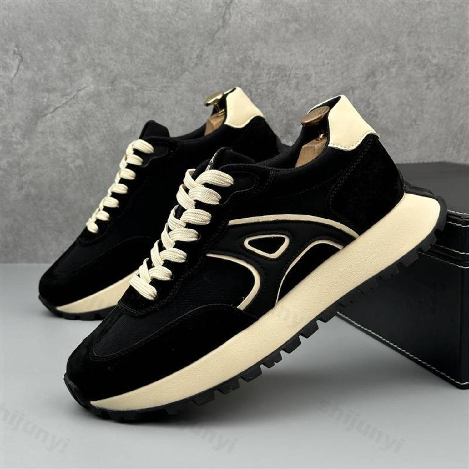 LEPOM Men's Outdoor Casual Sneakers - Image 2