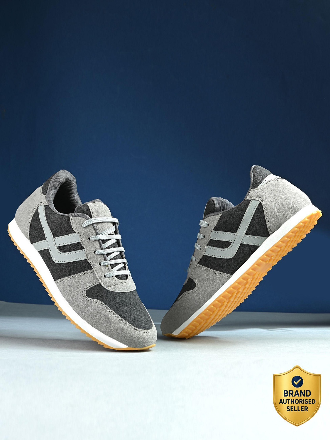 Image of Roadster Comfortable Outdoor Lightweight Sneakers For Men