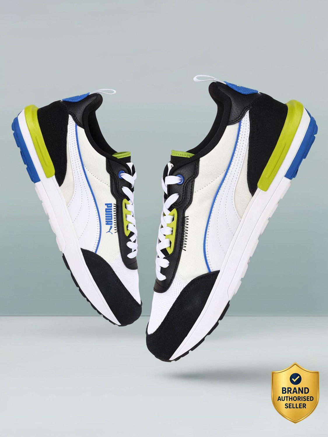 Image of PUMA R22 Sneakers For Men