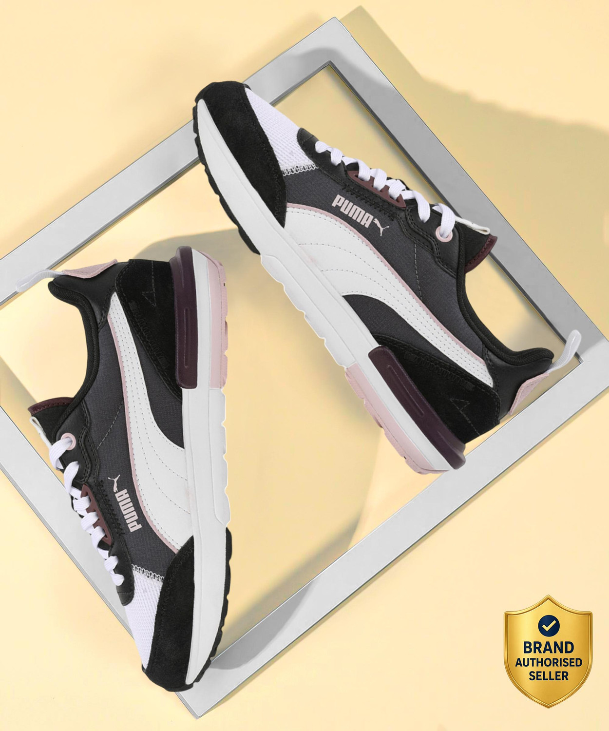 Image of PUMA R22 Sneakers For Men