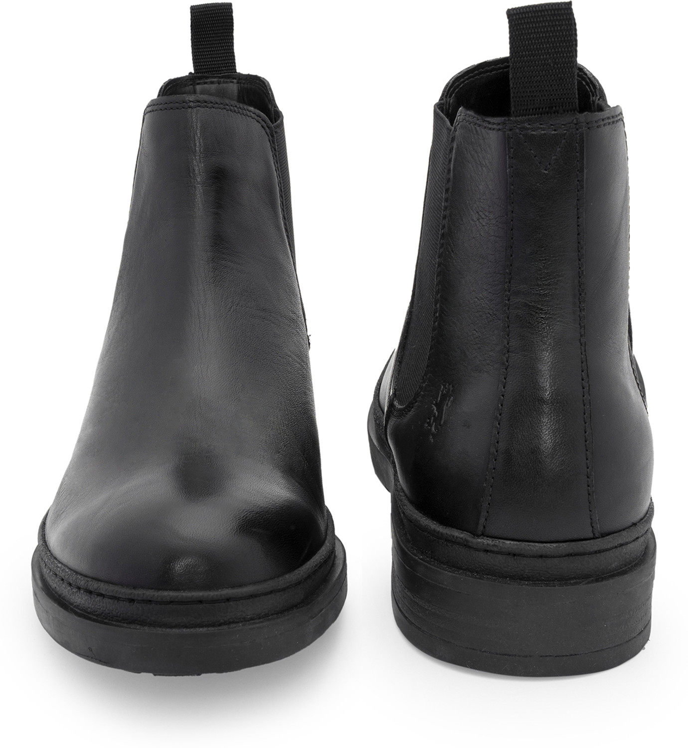 Image of RED TAPE Chelsea Boots for Men in Black | Chelsea Boots Boots For Men