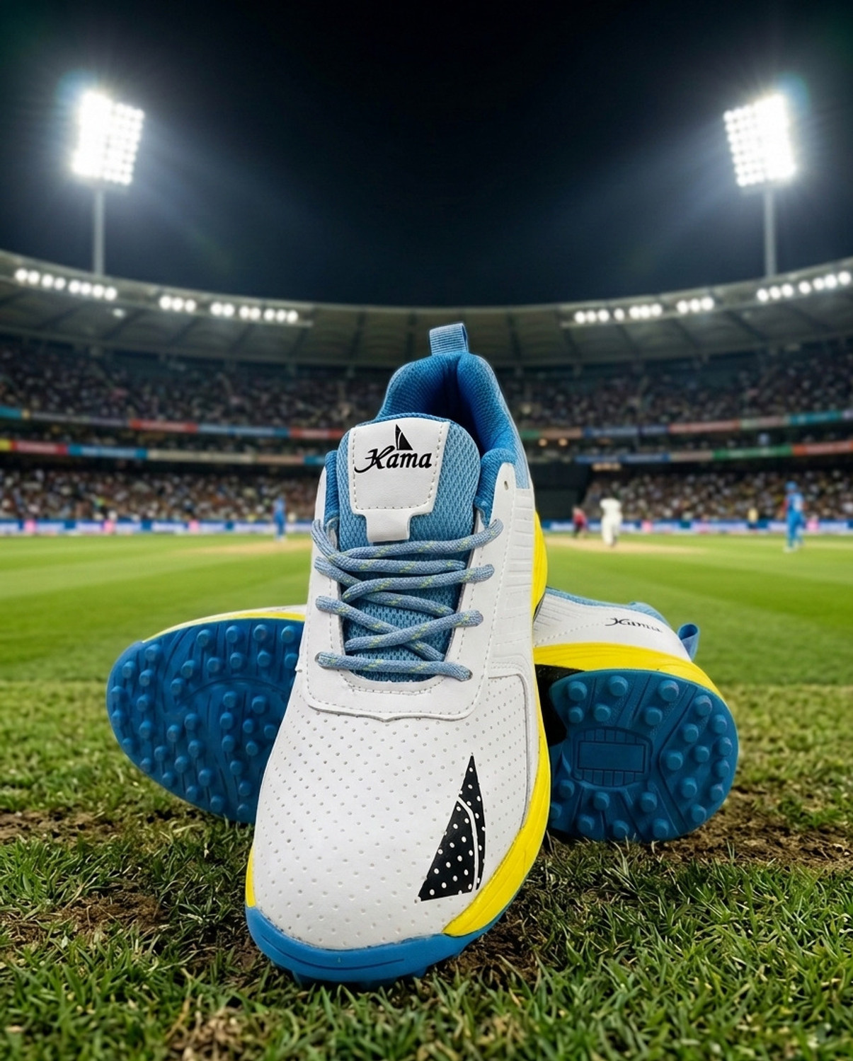Image of XAMA CRICKET RUBBER STUD Cricket Shoes For Men