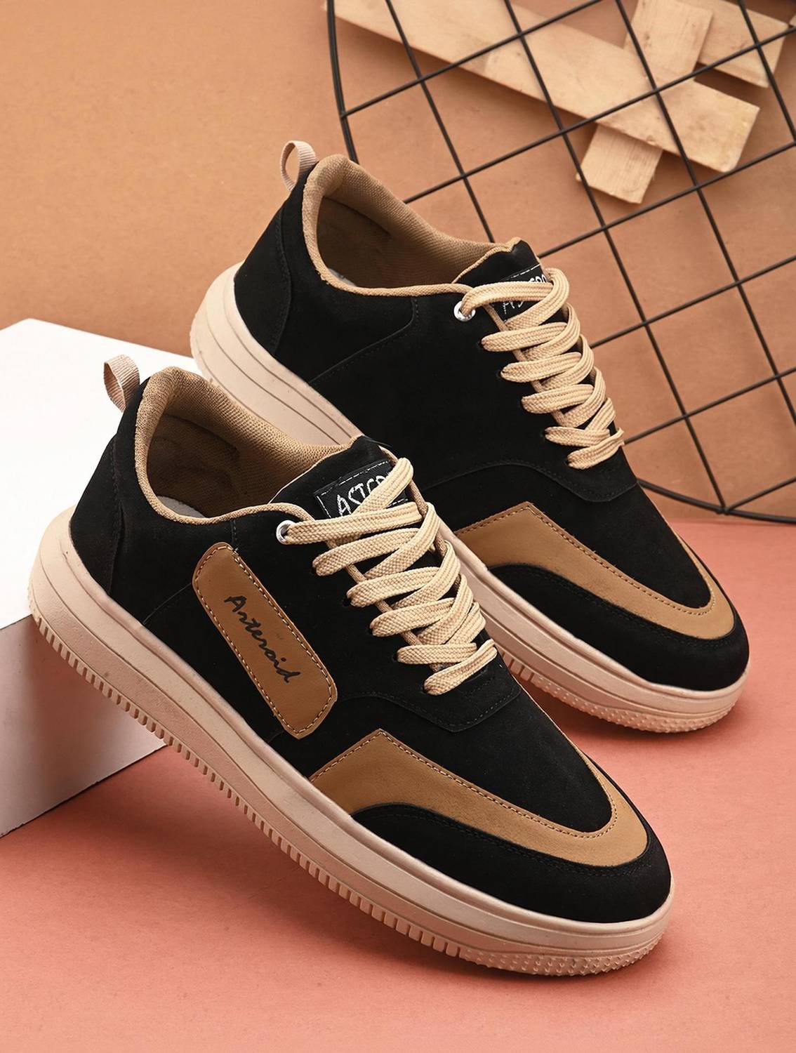 SERSI Fashion Colorblock Men's Black Sneakers - Image 1