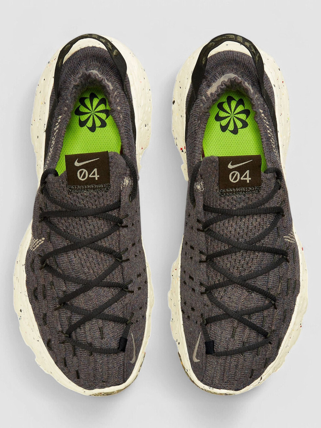 nike women space hippie 04