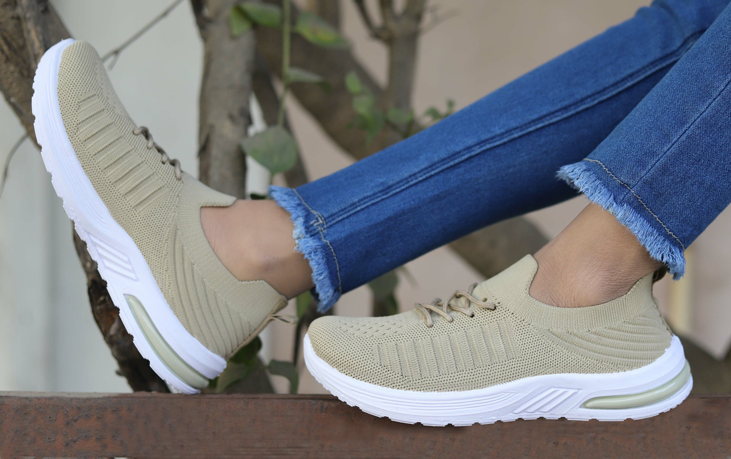 Image of aadi Lightweight,Comfort,Summer,Trendy,Walking,Outdoor,Stylish,Training,Daily Use Sneakers For Women