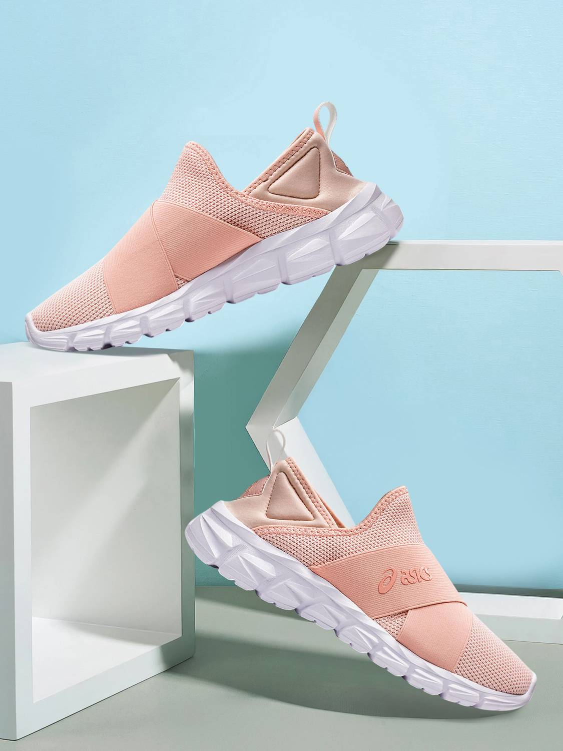 asics QUANTUM LYTE SLIP-ON Slip On Sneakers For Women (Pink , 4)