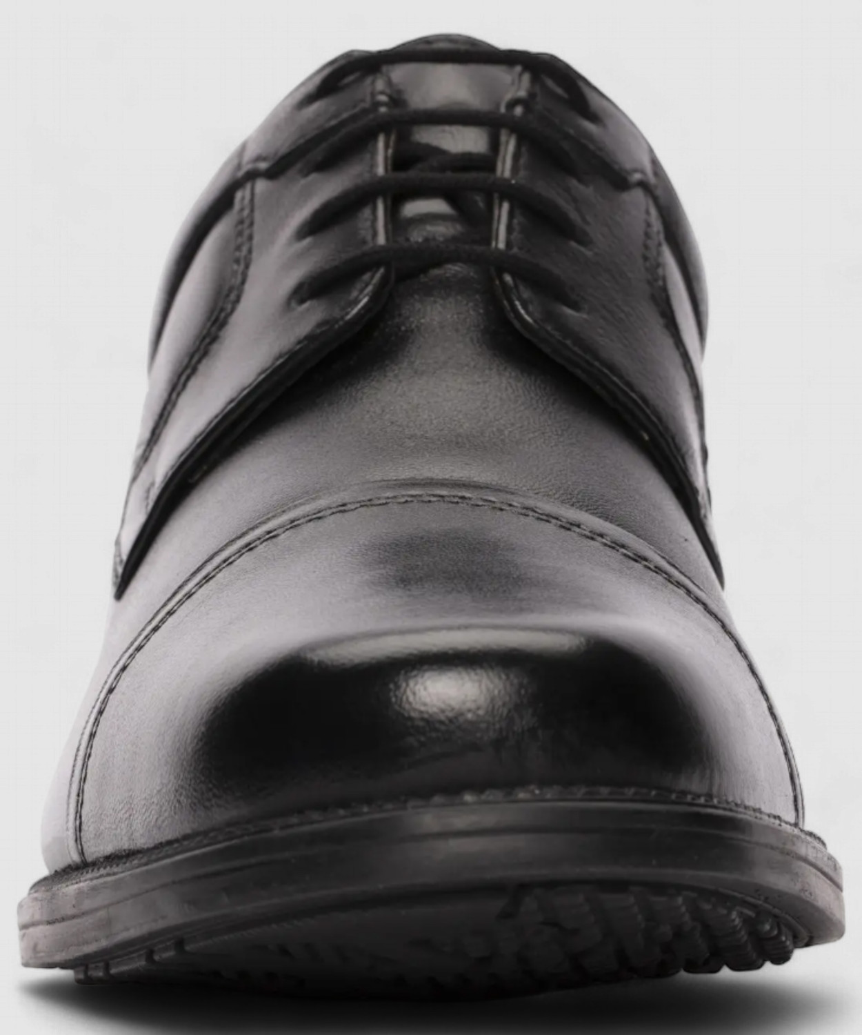 Image of Clarks Hail cap Black Leather Slip On For Men (Black, 6)
