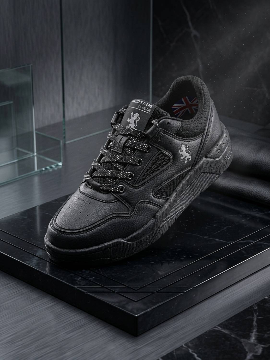 RED TAPE Men Black Chunky Sneakers - Image 3