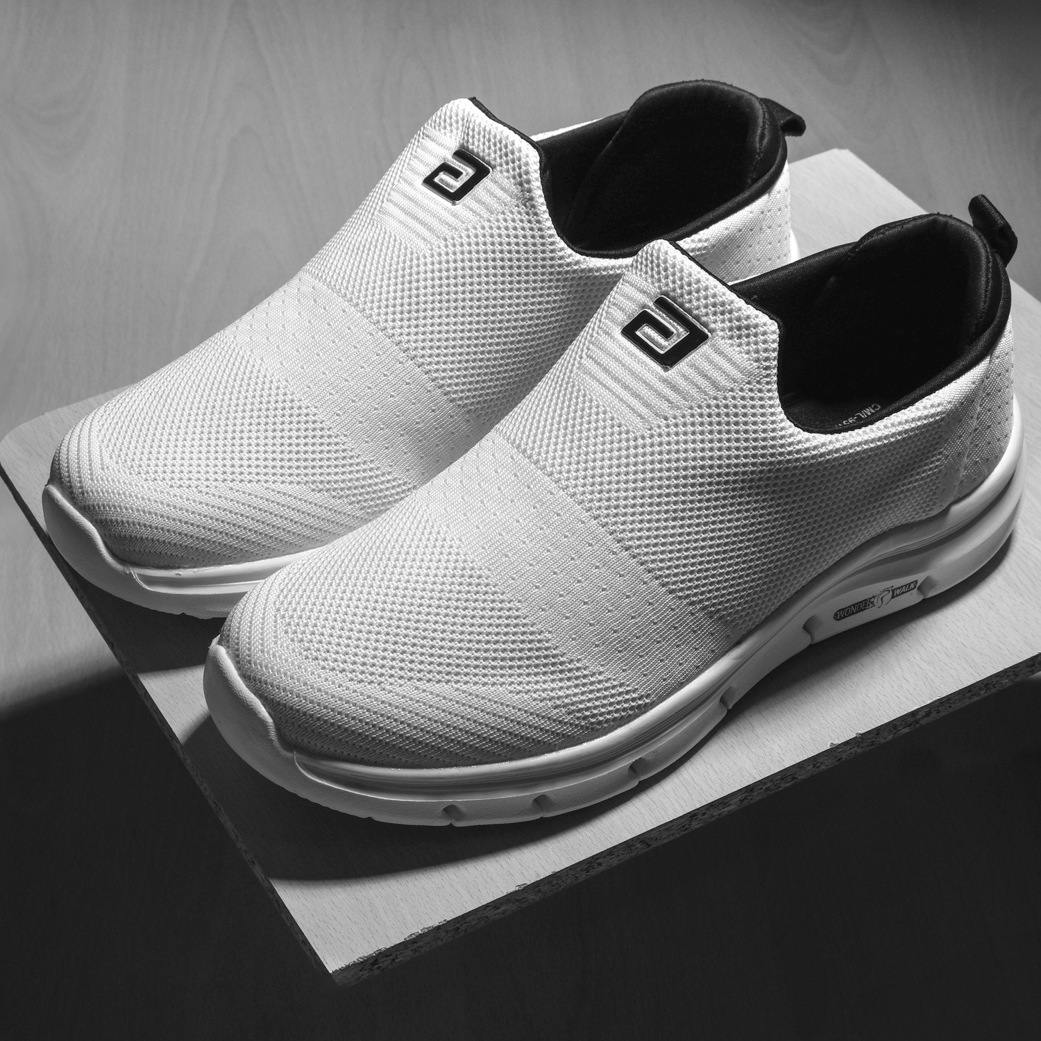 Image of asian Wonderwalk-21 Men's Walking Shoes | Featherlight, Air Cooled & Memory Foam Casuals For Men