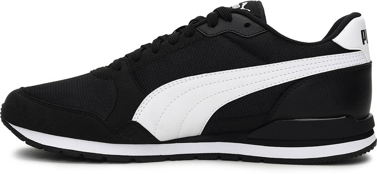 Image of PUMA ST Runner v3 Mesh Sneakers For Men